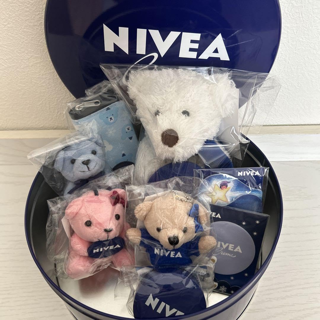 Amazon.co.jp: ニベア 福缶 くまちゃんセット : おもちゃ